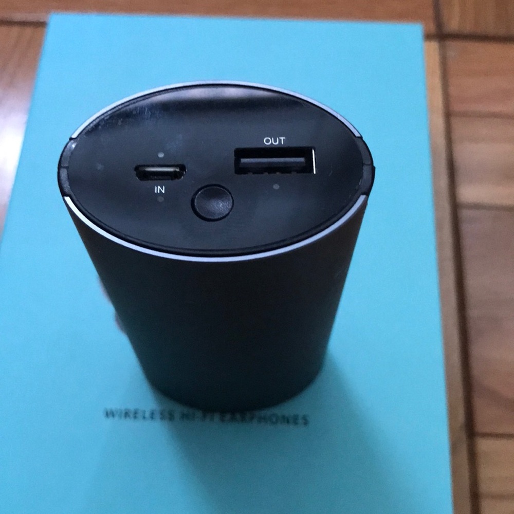 Wireless Earbuds - Picture 4 of 5